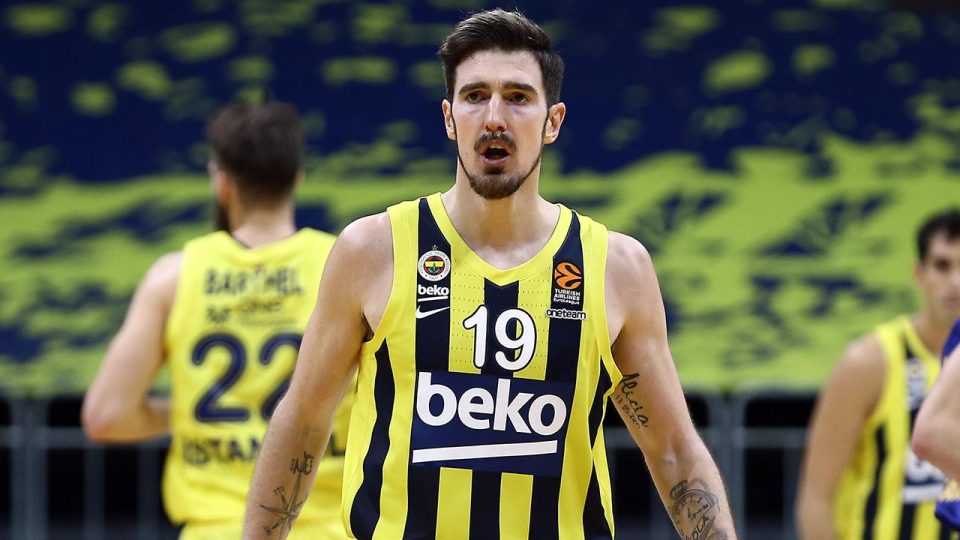 Nando De Colo Fenerbahçe Beko’da kaldı