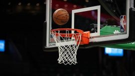 NBA’de Bucks seriyi son maça taşıdı