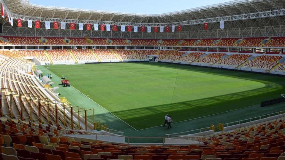 Fırtına Malatya’da sert esti